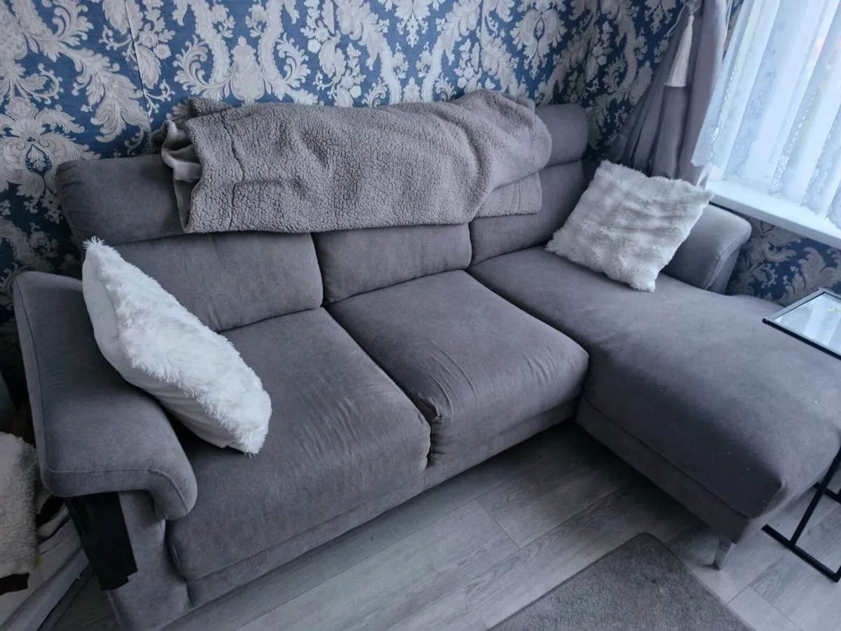 3 seater sofa with chaise - Image 3
