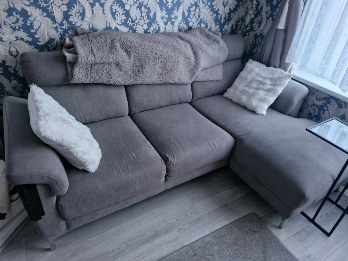3 seater sofa with chaise - Image 2