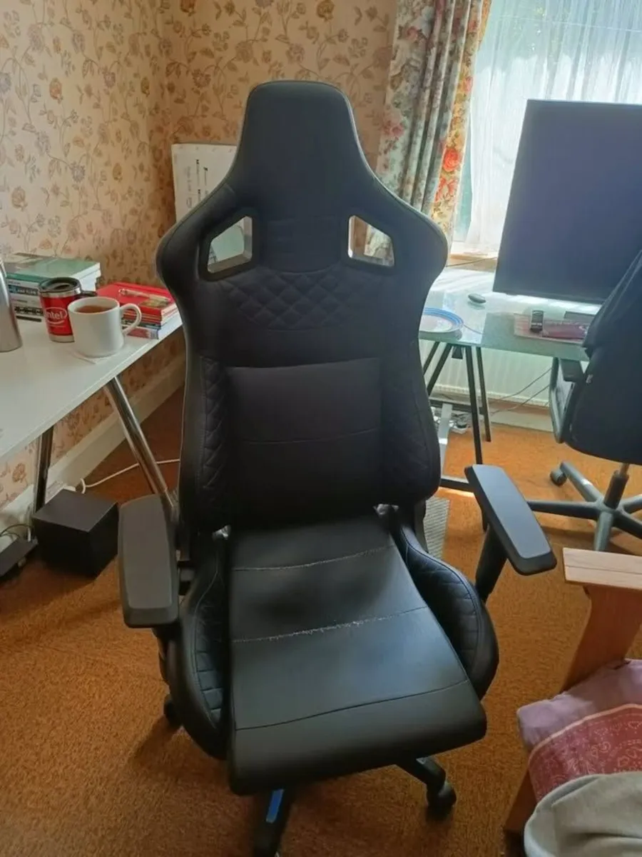 Gaming and office ergonomic chair - Image 1