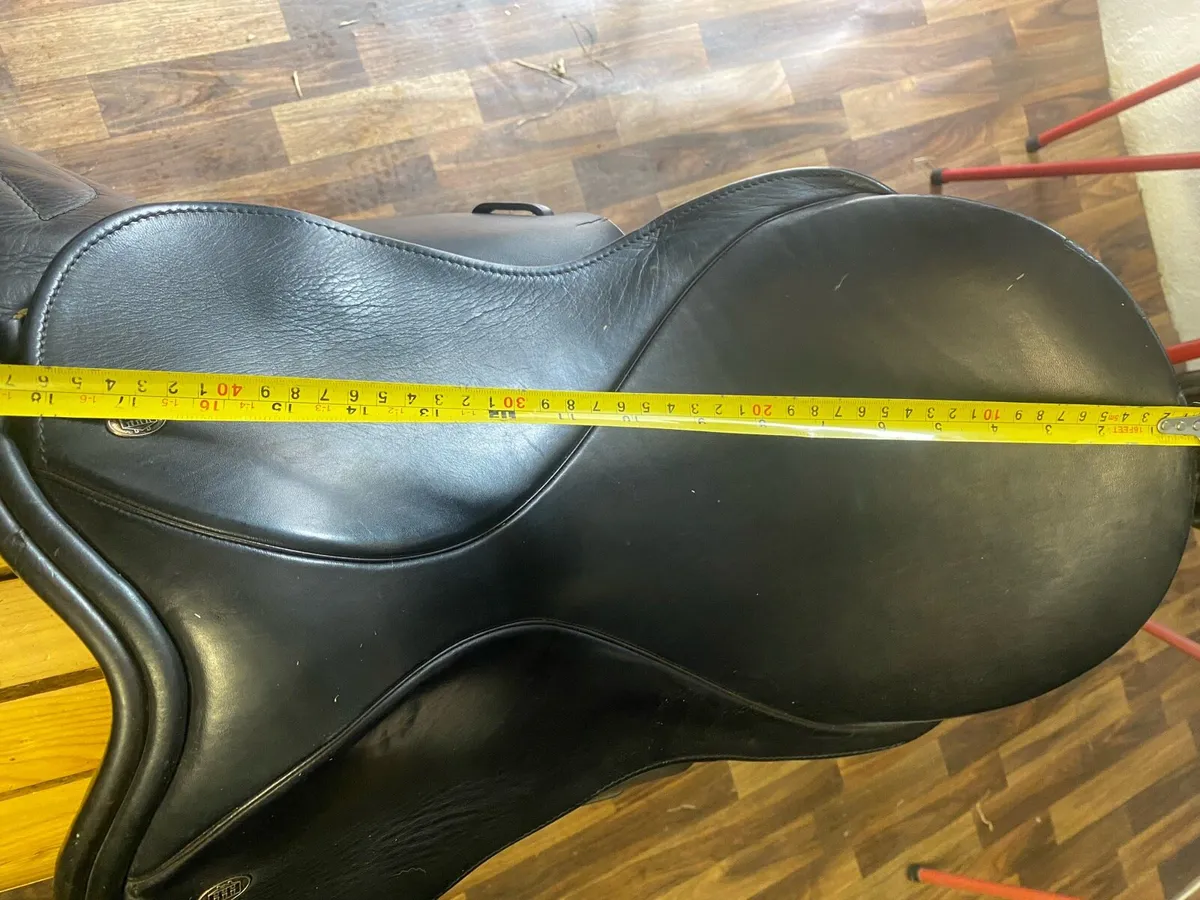 17” WIDE black Leather saddle - Image 4