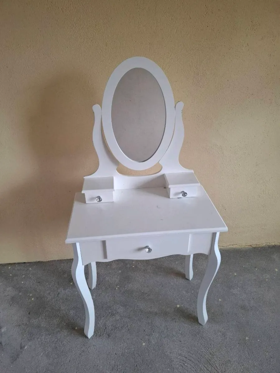 Girls make -up table