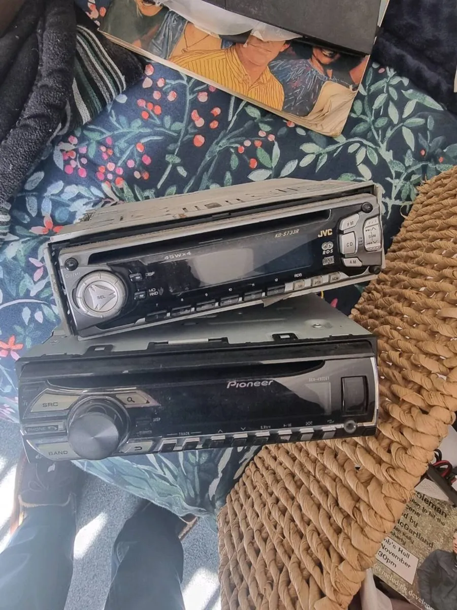 2 head units - Image 2