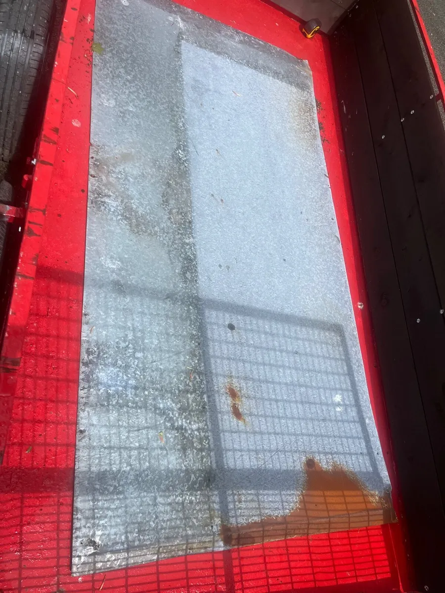 Trailer - Image 2