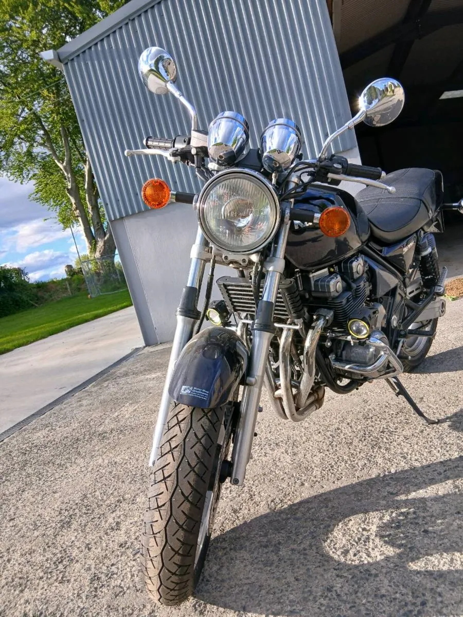 Kawasaki Zephyr 550 - Image 2