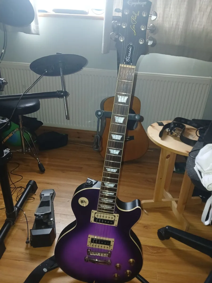 2022- rare epiphone les paul classic worn purple - Image 1