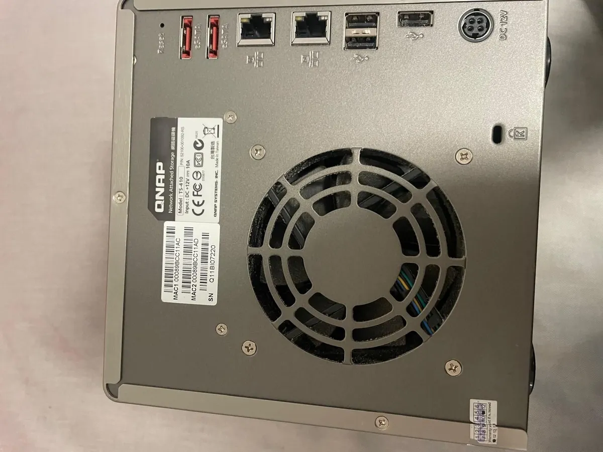 QNAP TS-410 NAS with HDDs - Image 3