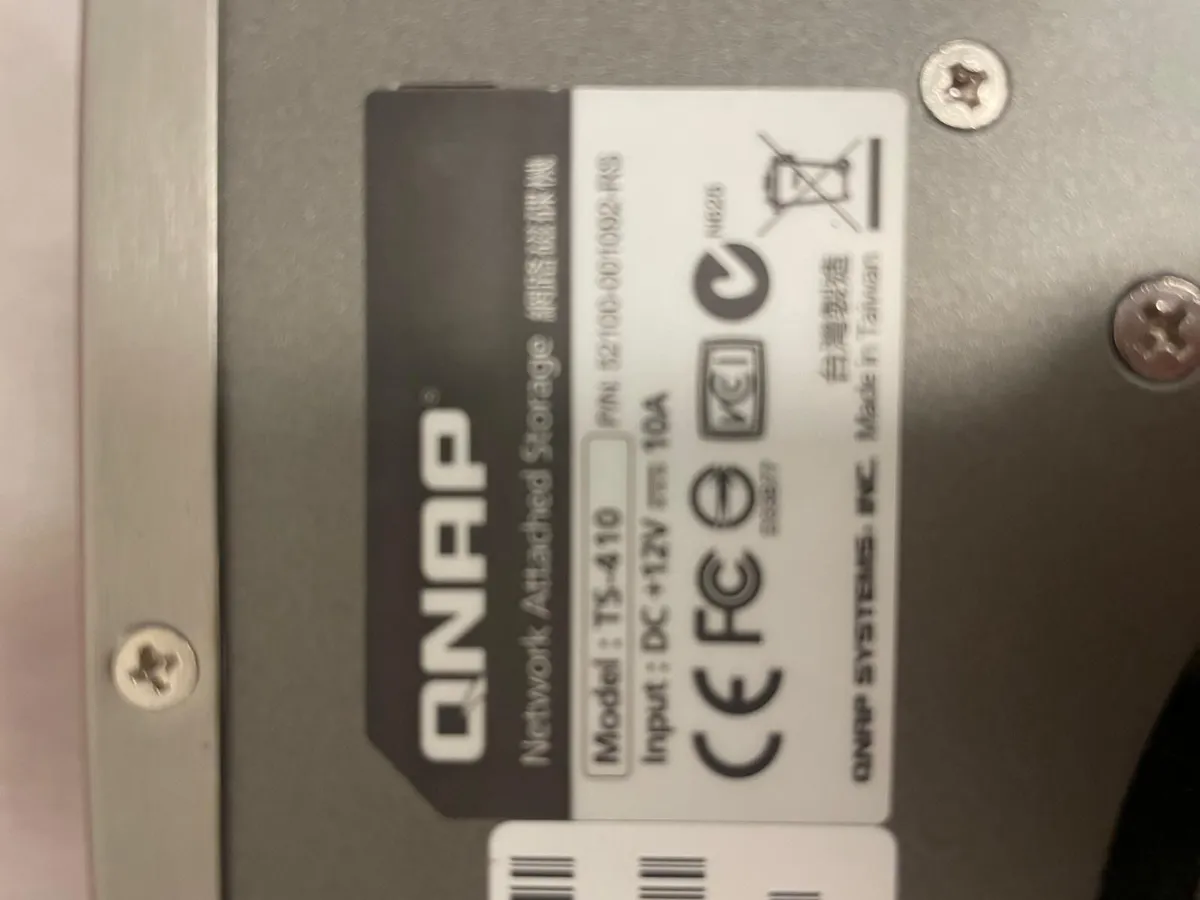 QNAP TS-410 NAS with HDDs - Image 4