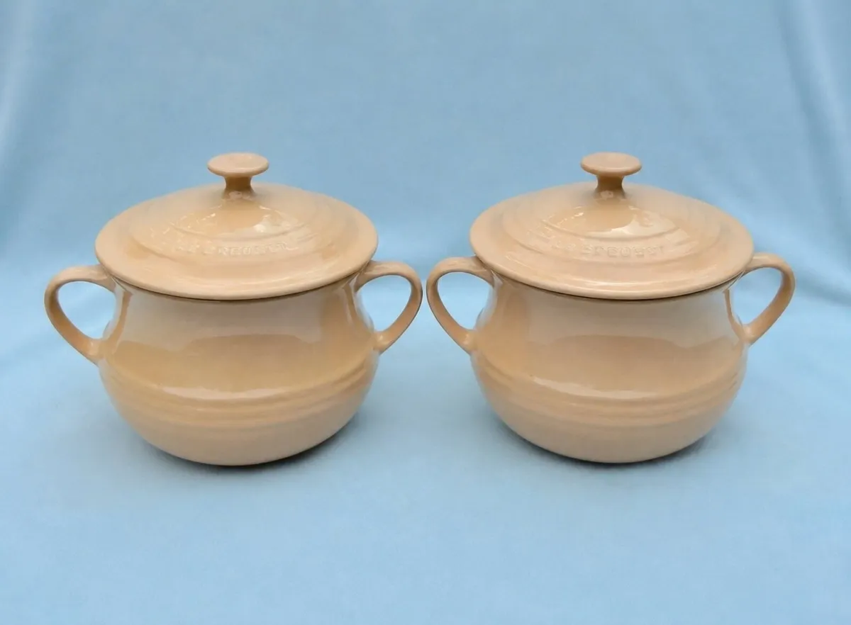 Le Creuset 2 soup bowls