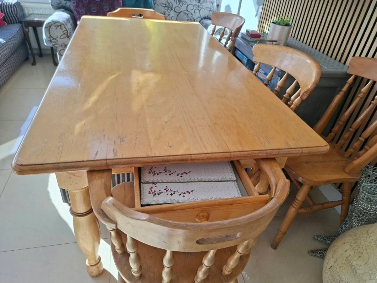 Kitchen table - Image 2