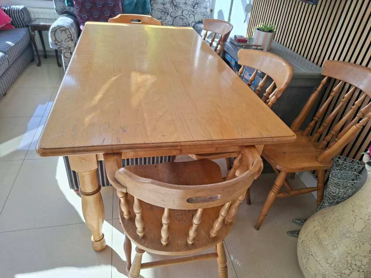 Kitchen table - Image 3
