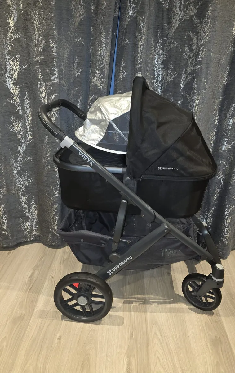 Really good cond Uppababy Vista with car seat - Image 3