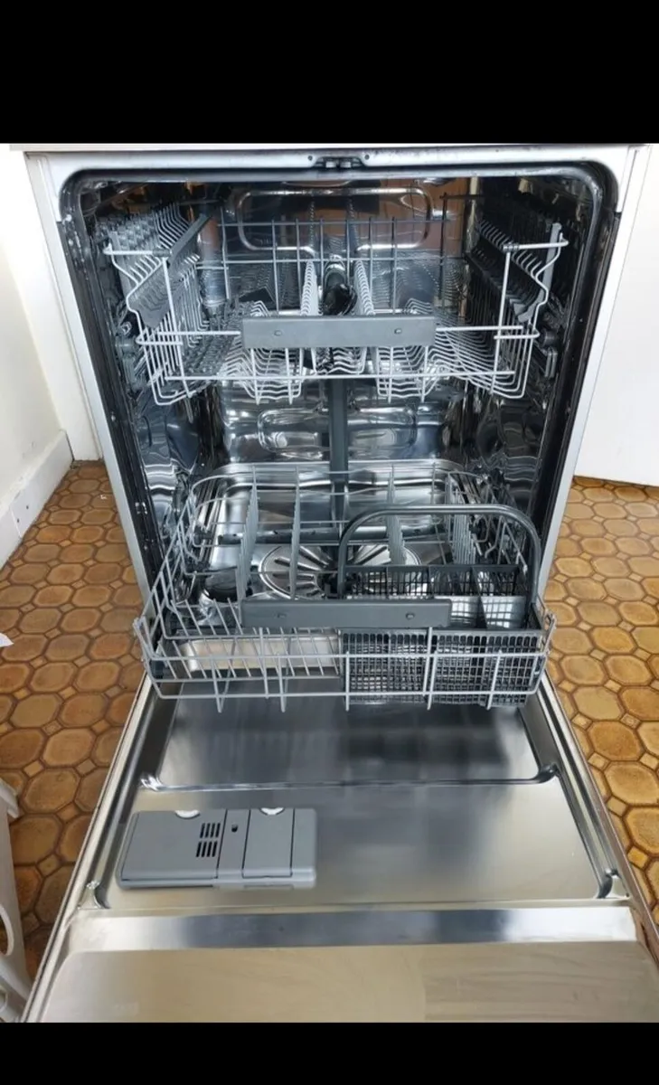 Dishwasher - Image 3