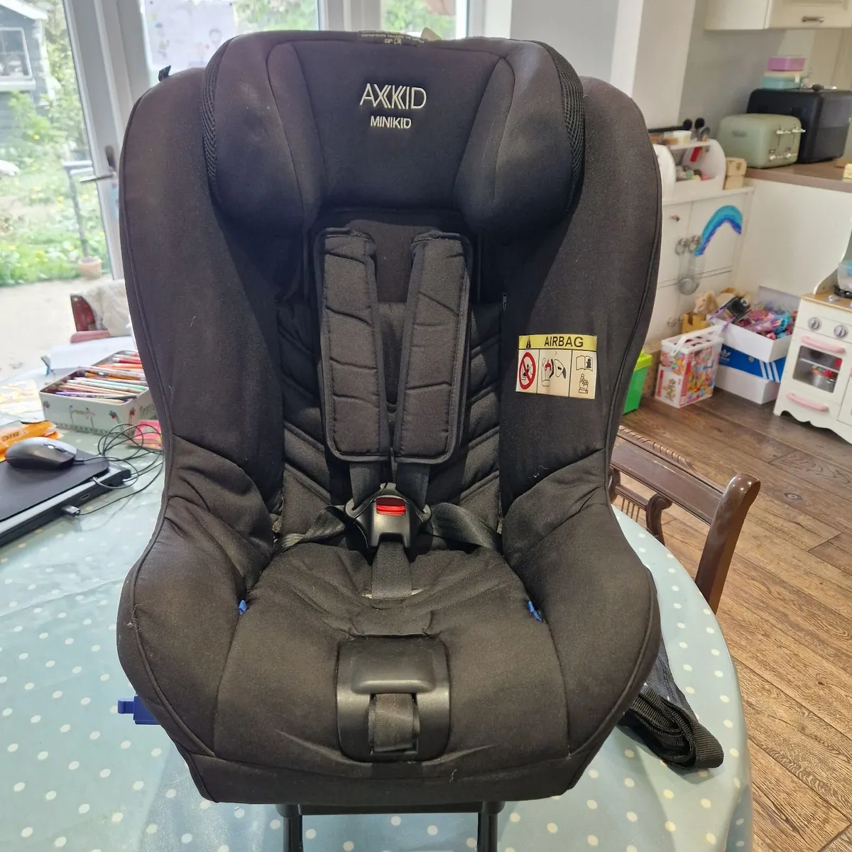 AXKID child's car seat - 0 - 25kg - Image 1