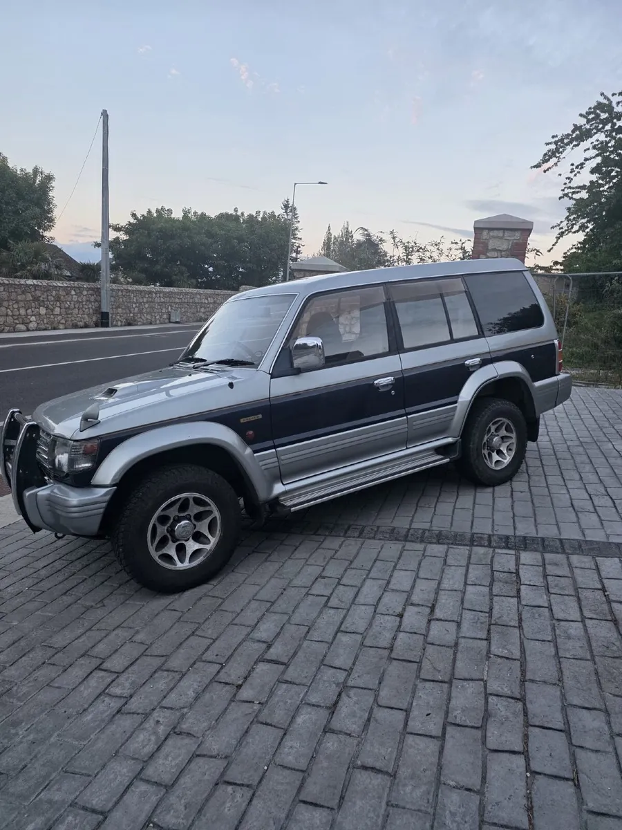 Mitsubishi Pajero Exceed - Image 1