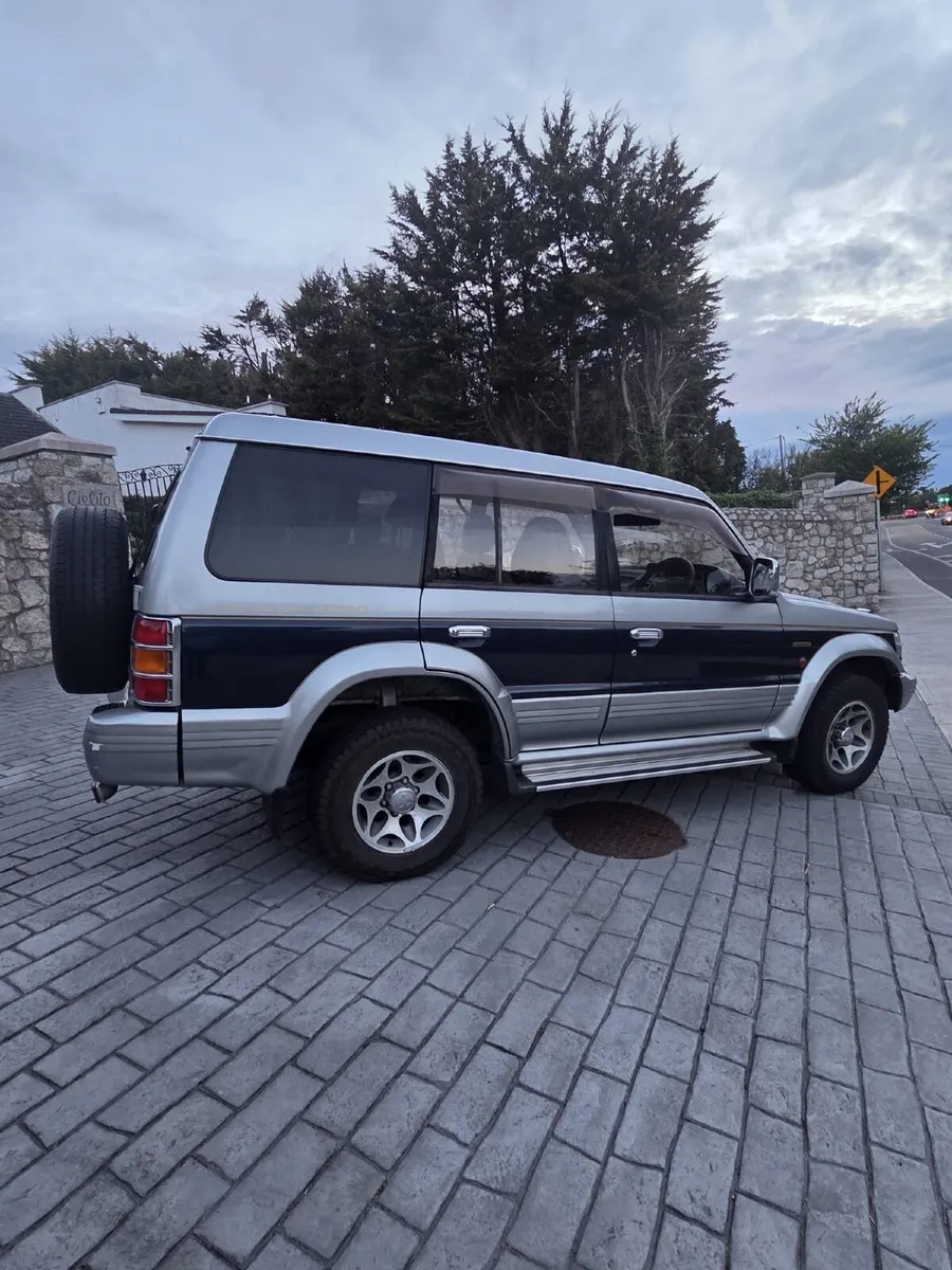 Mitsubishi Pajero Exceed - Image 2