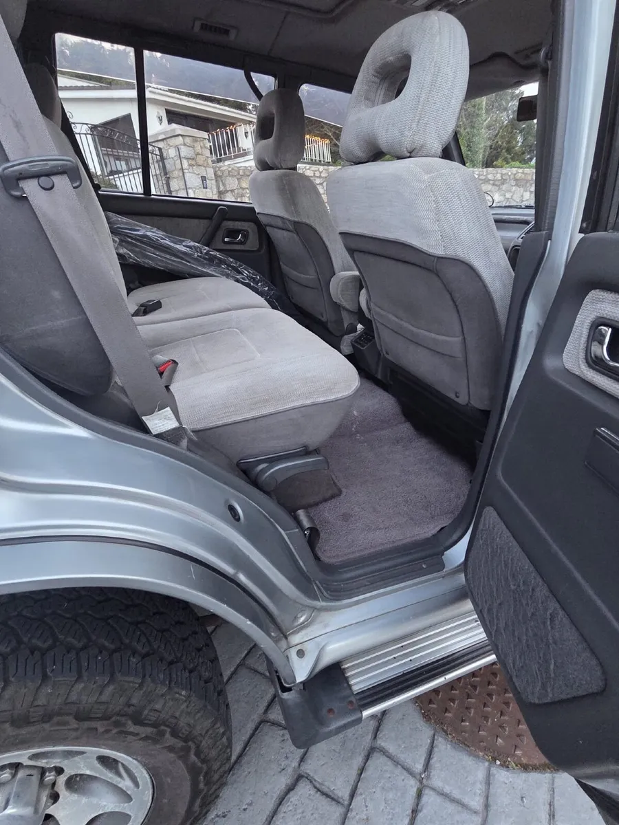 Mitsubishi Pajero Exceed - Image 4