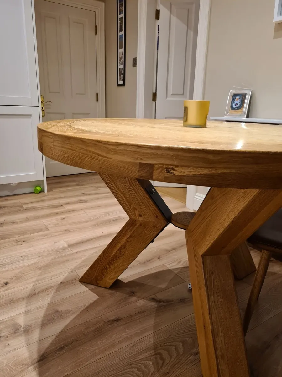 oak table and chairs - Image 2