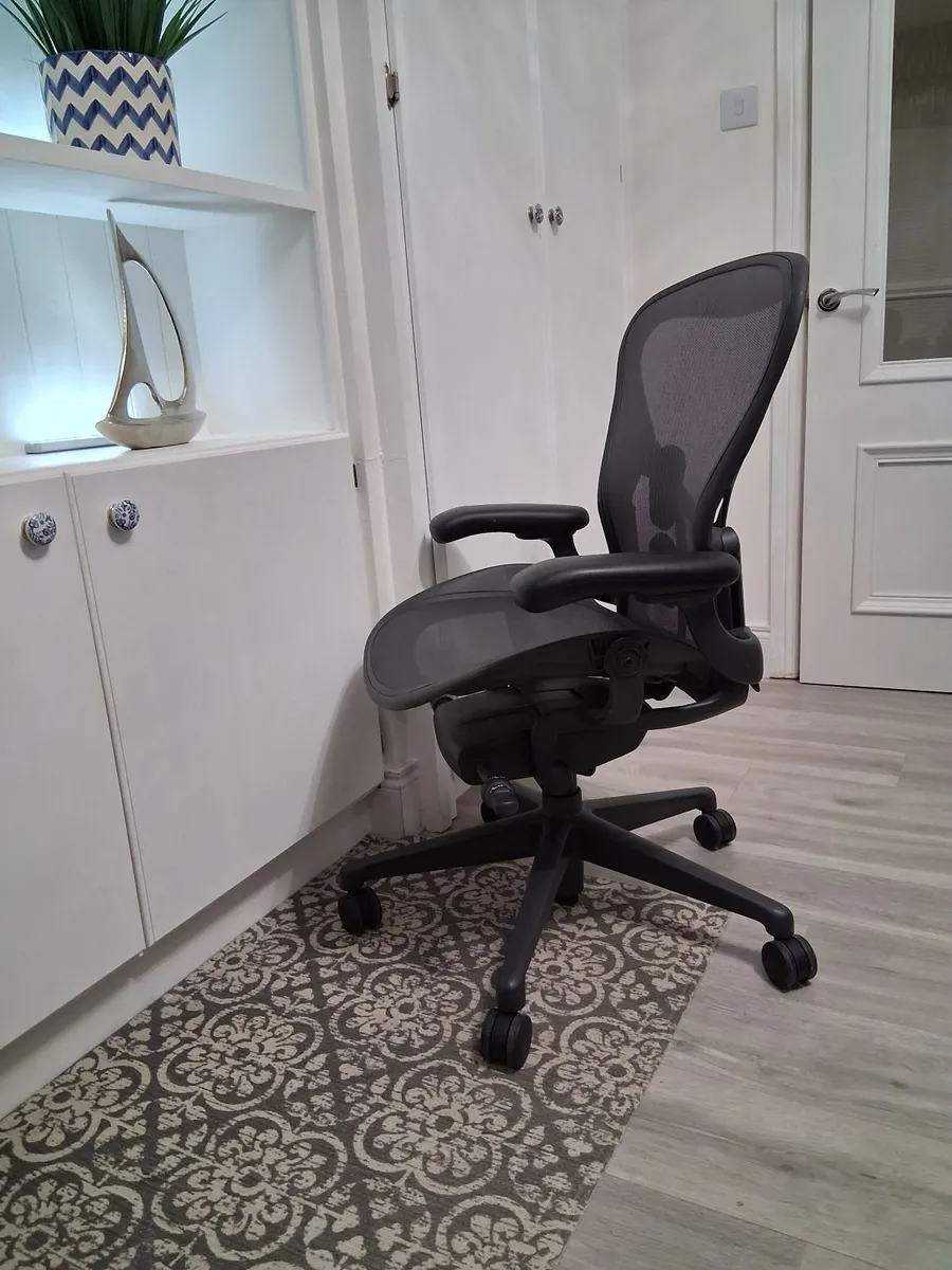 Herman Miller Aeron Ergonomic Office Chair - Image 4
