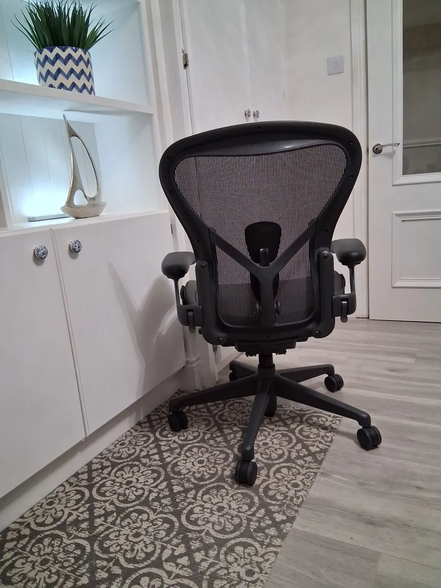 Herman Miller Aeron Ergonomic Office Chair - Image 2