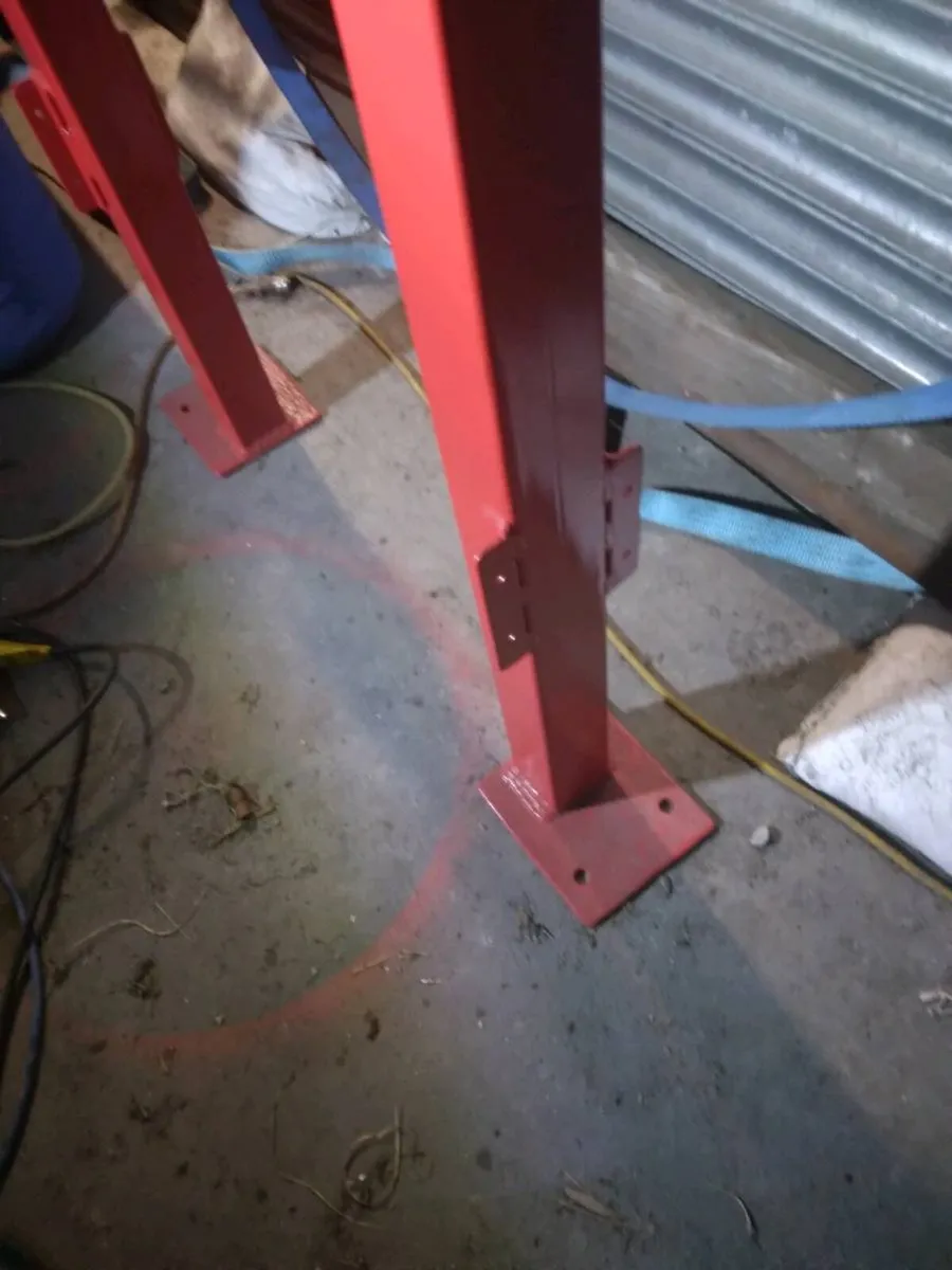 Roll bar and mudguards for mf135 - Image 3