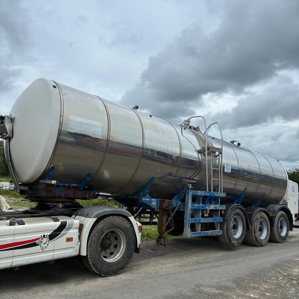 Slurry /water tank - Image 1