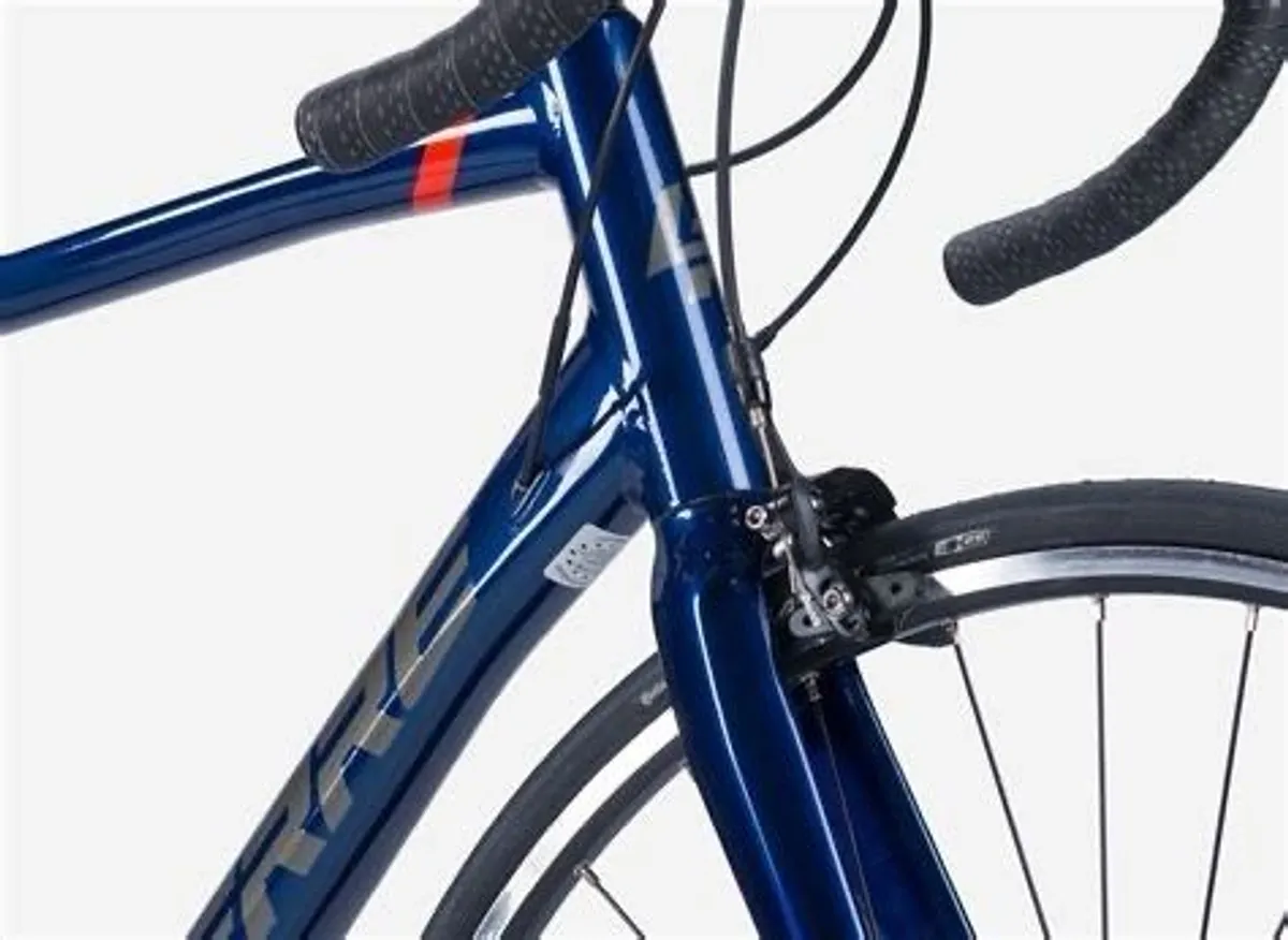 Men's large Road Bike LapPierre Sensium , Great condition , upgrading open to offers near Amount . - Image 3