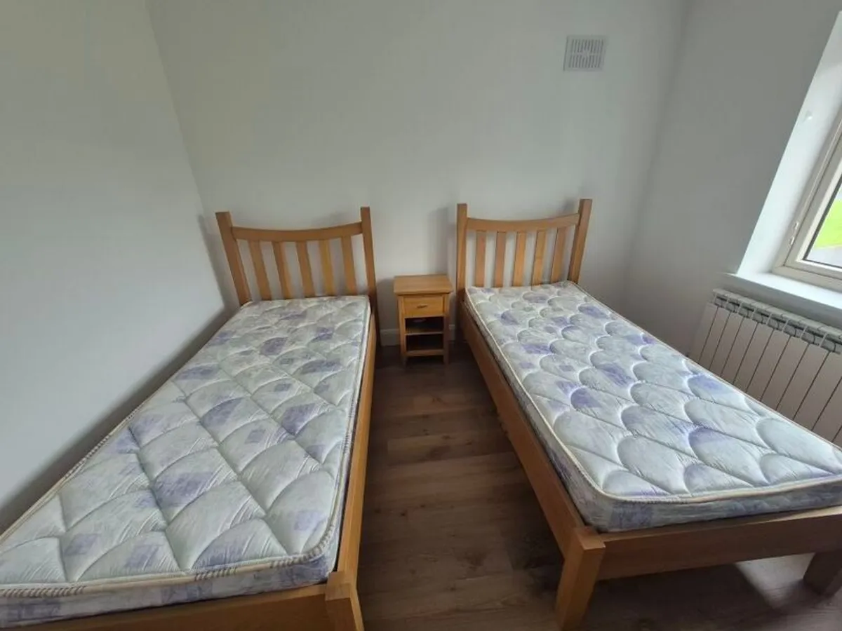 2x Solid Oak Single Beds incl mattress and bedside locker. - Image 2