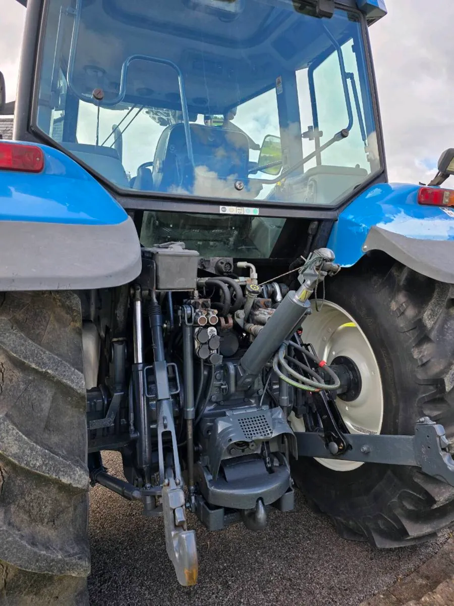 New Holland TS 100 and loader - Image 3