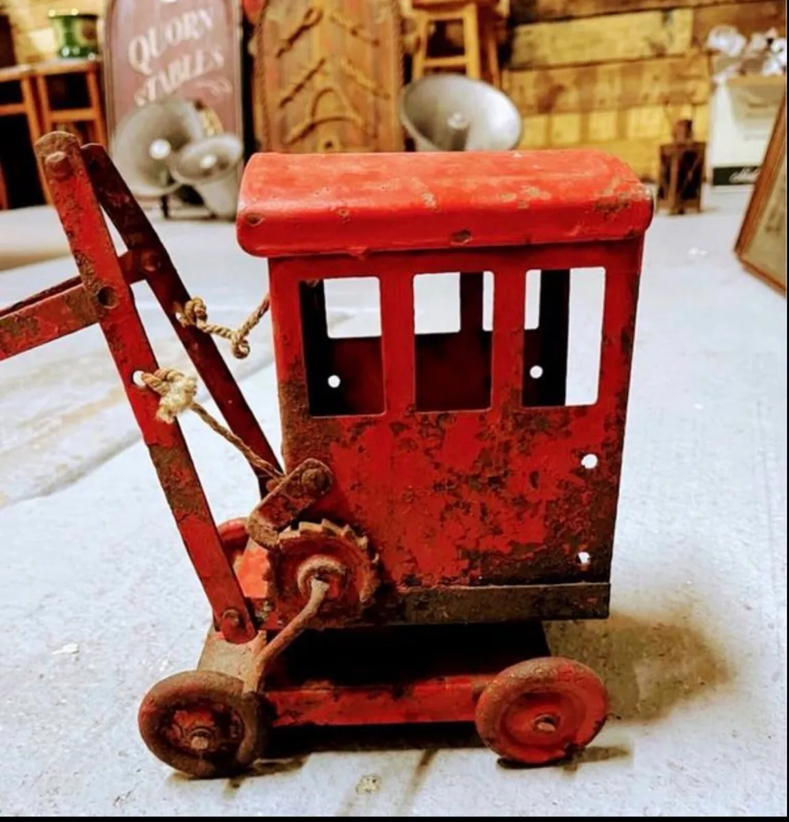 1930s Triang Metal Crane - Image 3