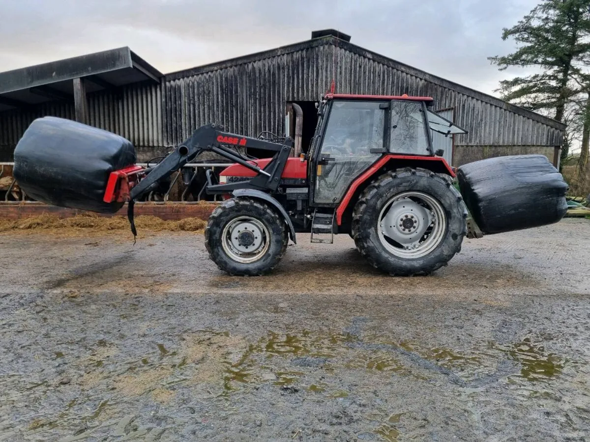 Front loader/ and also quickie brackets - Image 2
