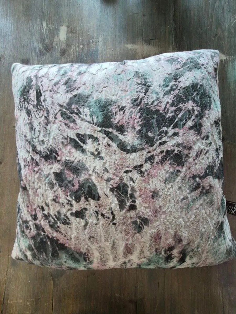 2 Scatter Box cushions in mint green and pale pink velvet material - Image 3