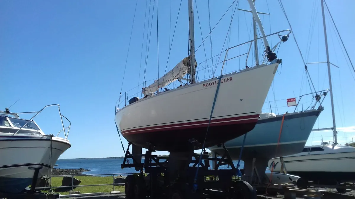 Sigma 38 cruiser racer - Image 1