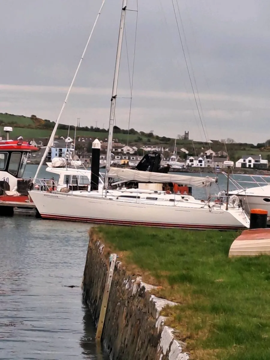 Sigma 38 cruiser racer - Image 2