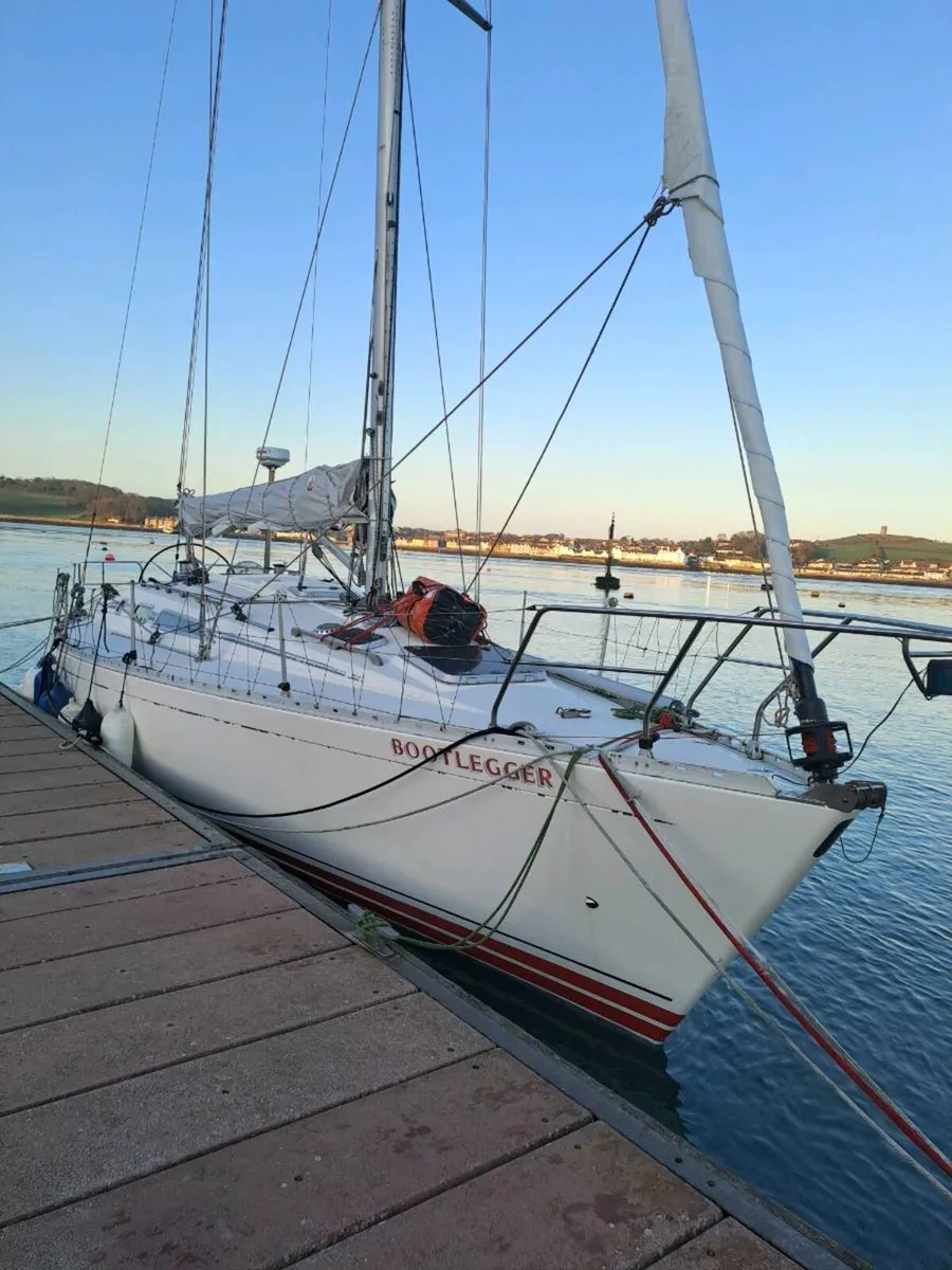 Sigma 38 cruiser racer - Image 4