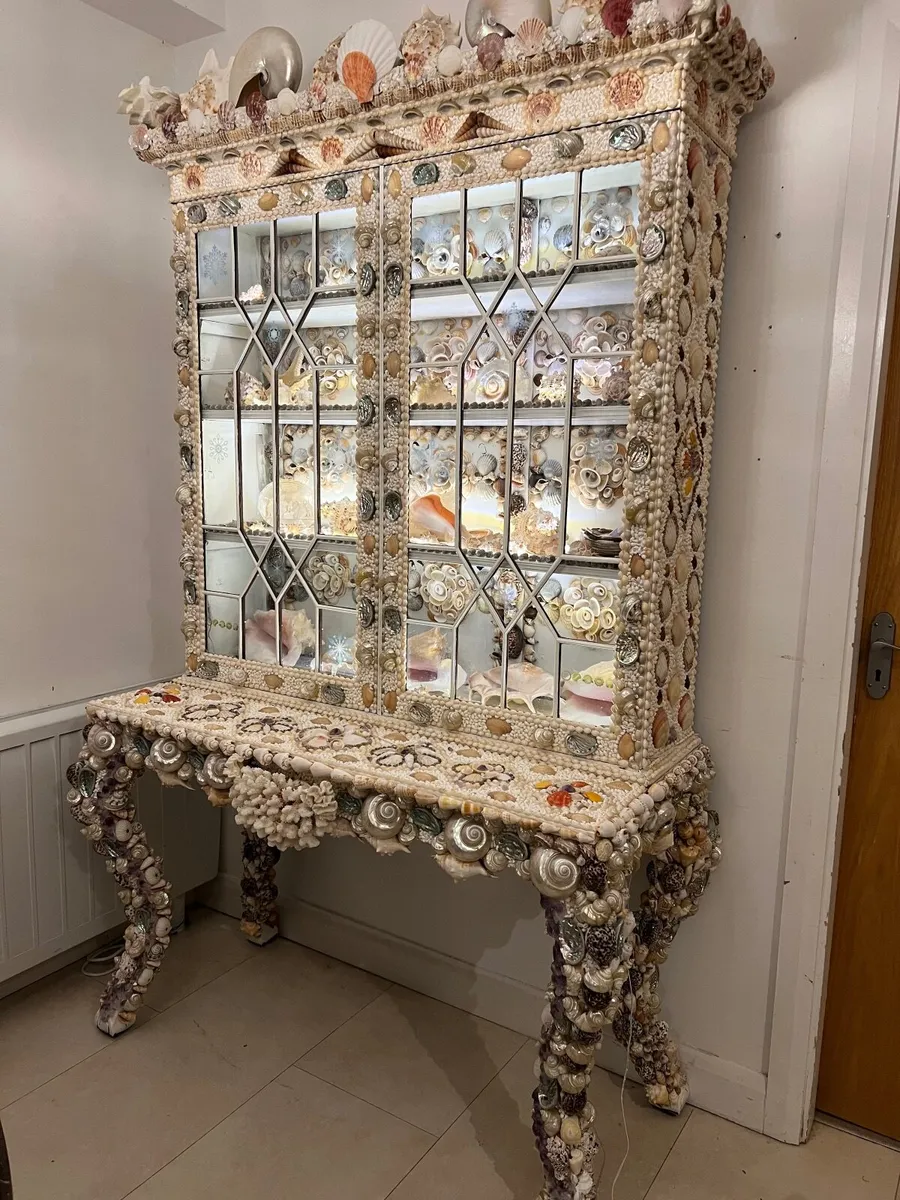 Antique seashells cabinet with real seashells - Image 1