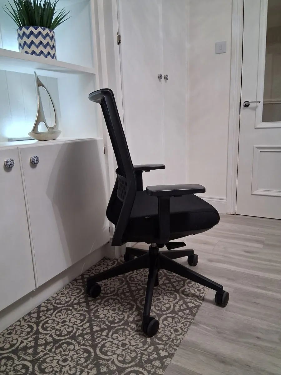 Ergonomic Office Chair - Image 4