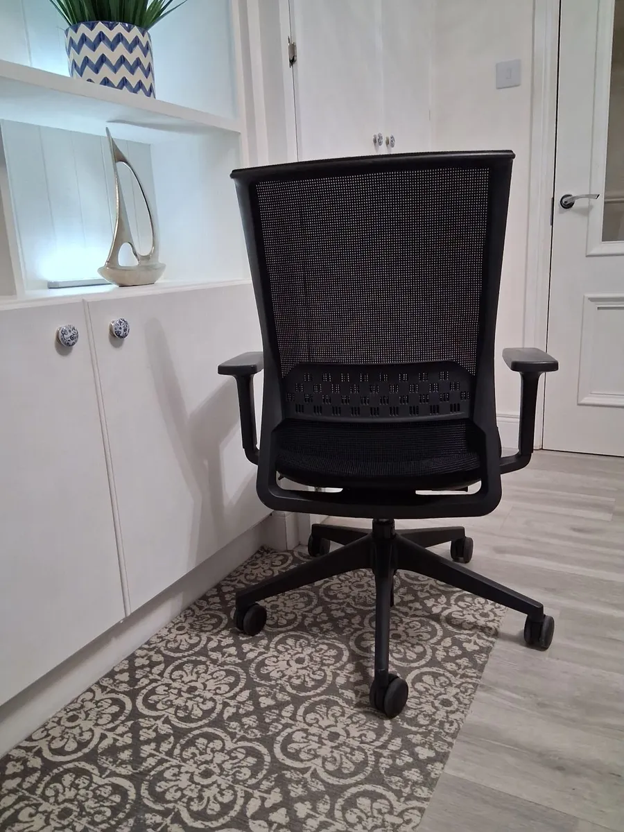 Ergonomic Office Chair - Image 3