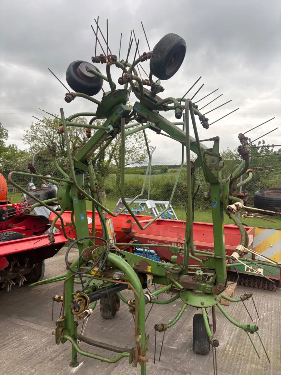 KRONE KW 7-70 TEDDER - Image 1