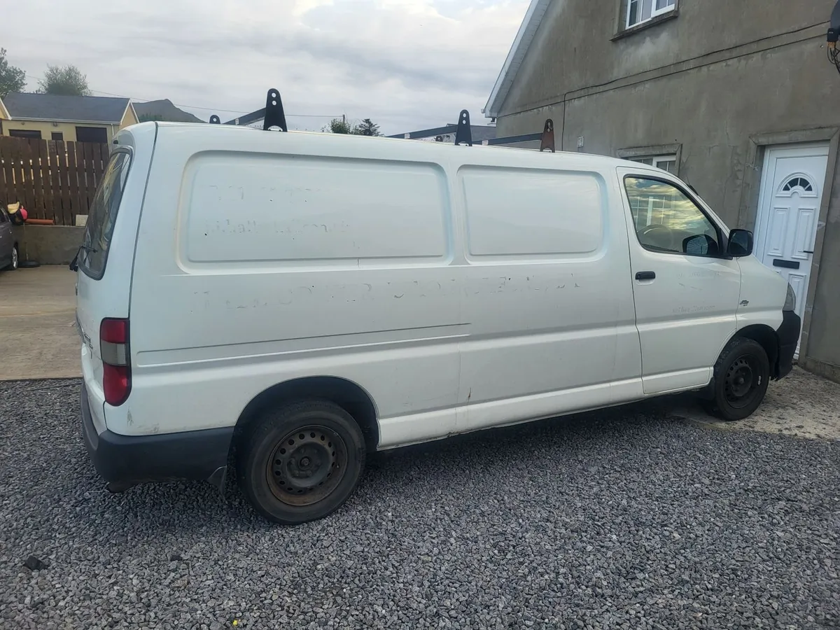 Toyota Hiace - Image 4