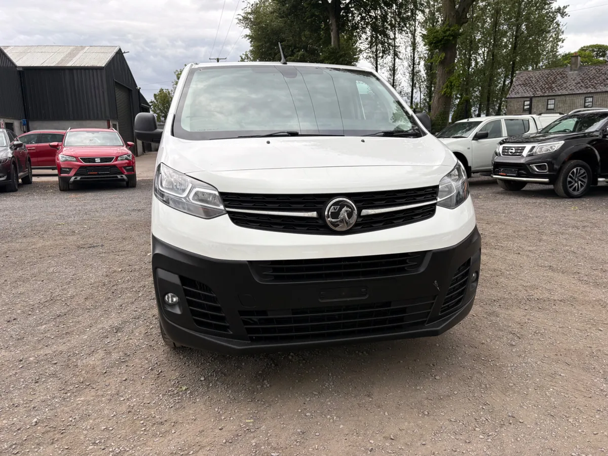 Vauxhall Vivaro LWB - Image 2
