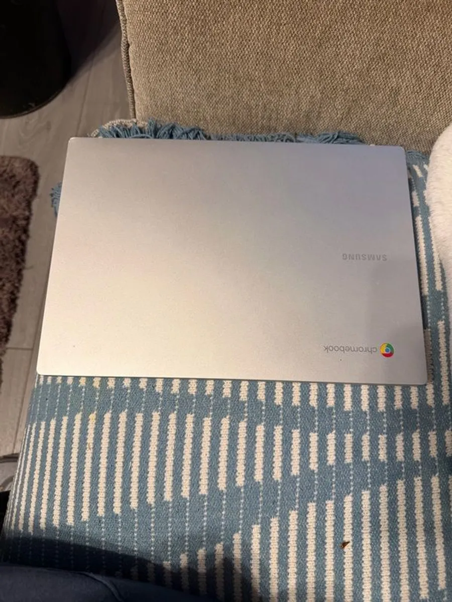 samsung laptop - Image 2