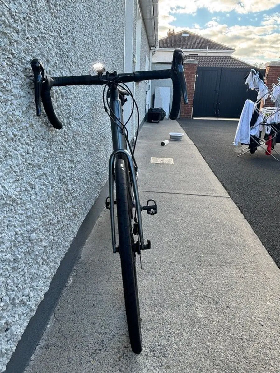 Giant Contend 2 Road Bike - Image 3