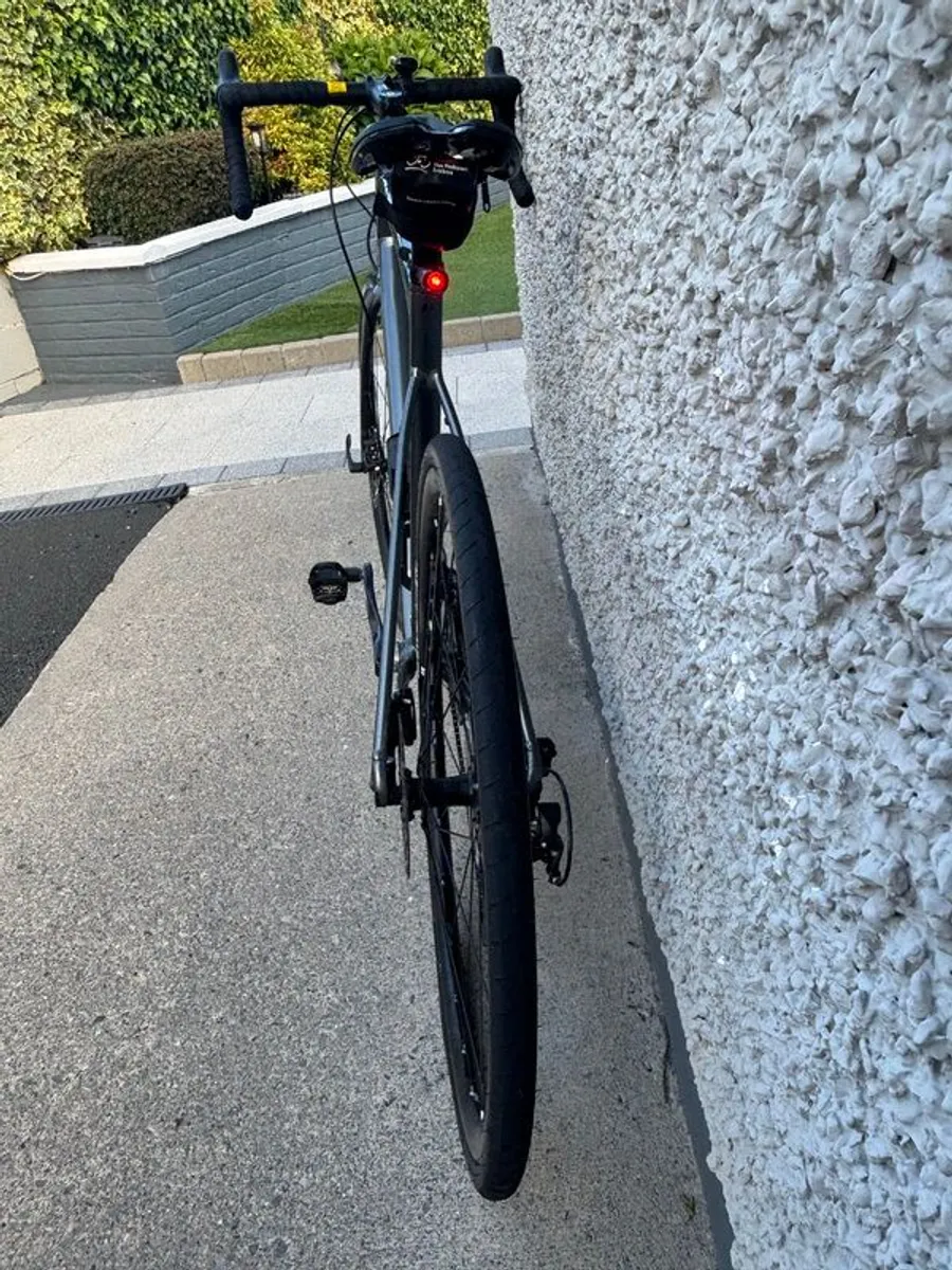 Giant Contend 2 Road Bike - Image 4