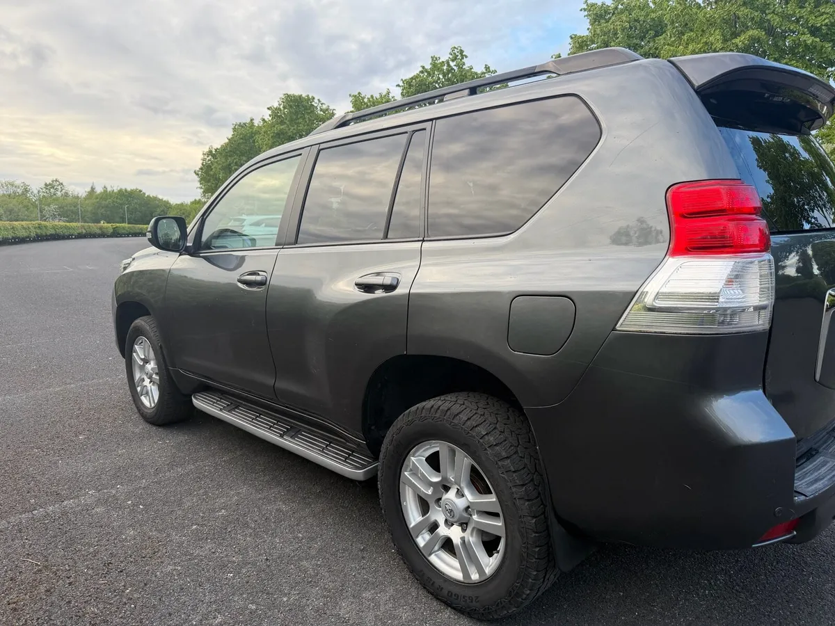 Toyota Land Cruiser - Image 4