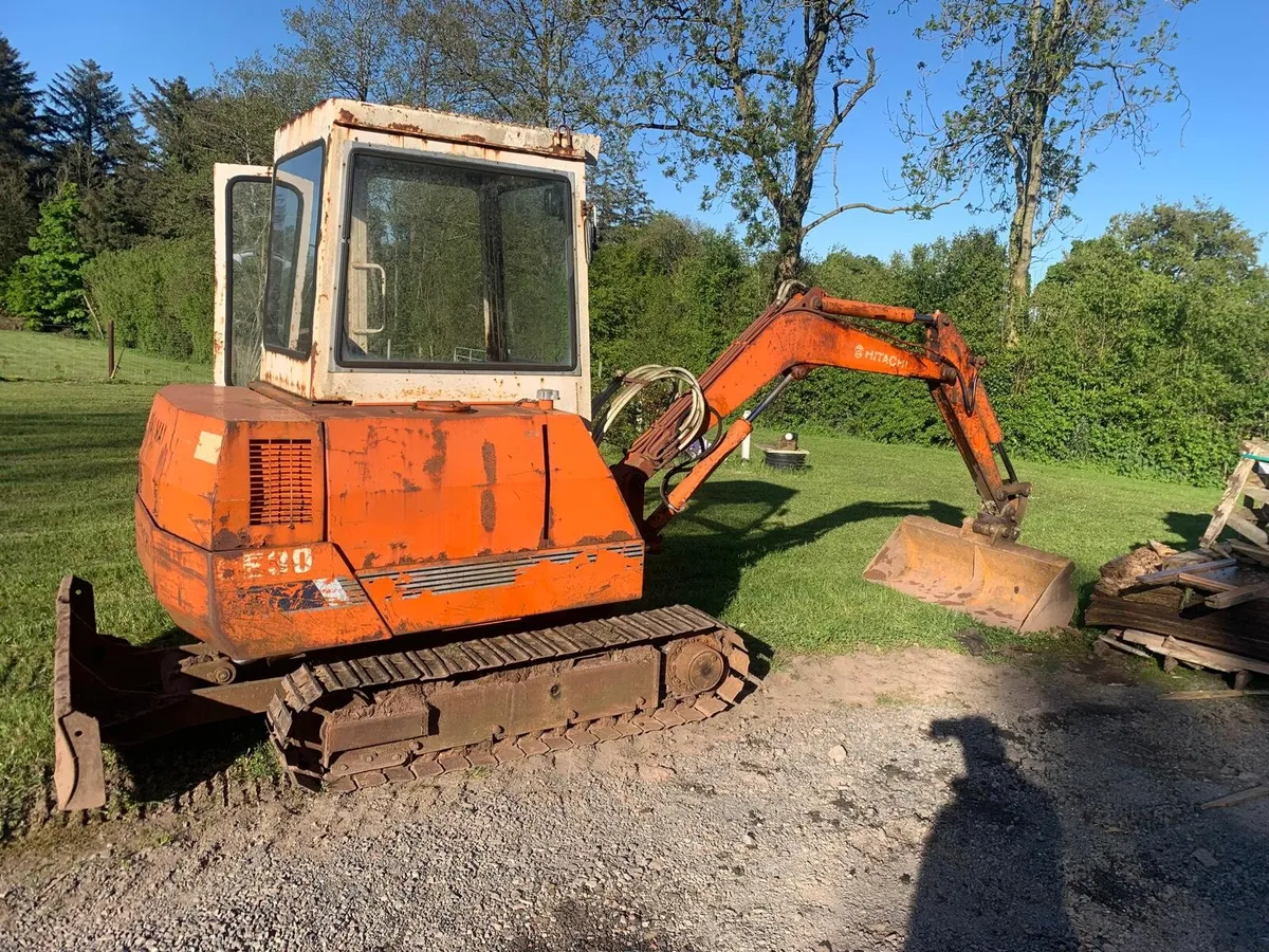 Hitachi UE30 Digger - Image 1