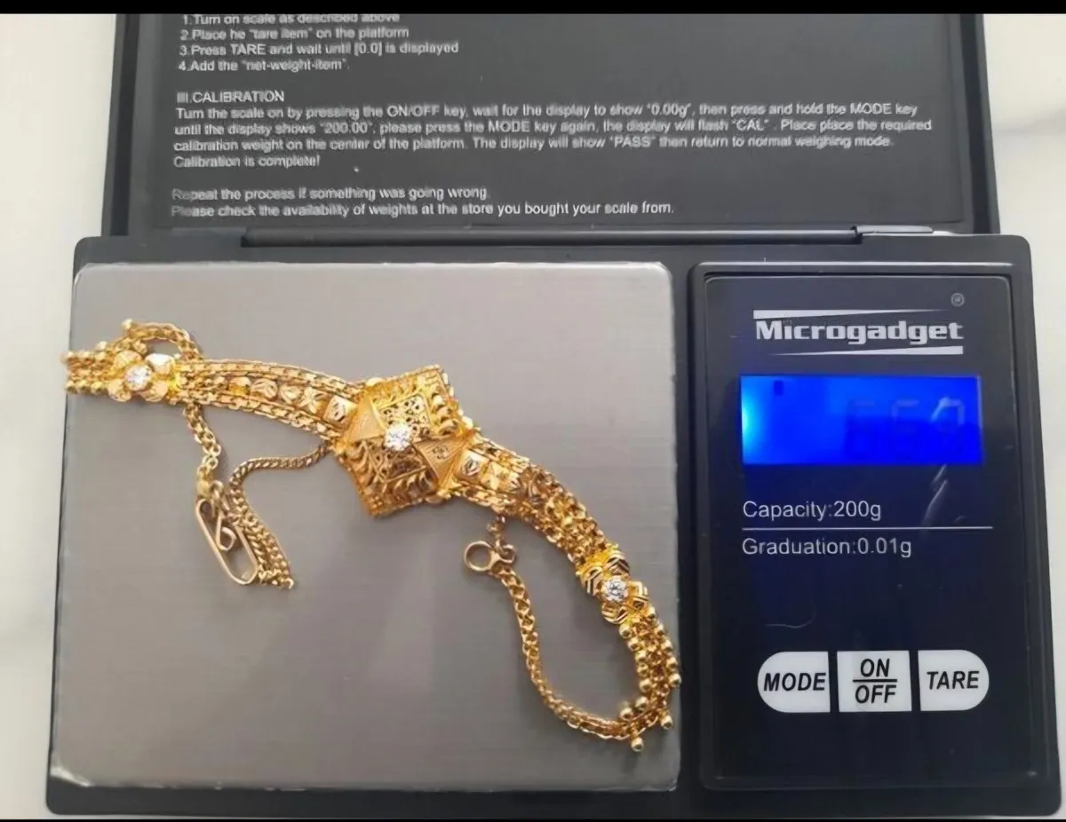 18ct fine bracelet - Image 3