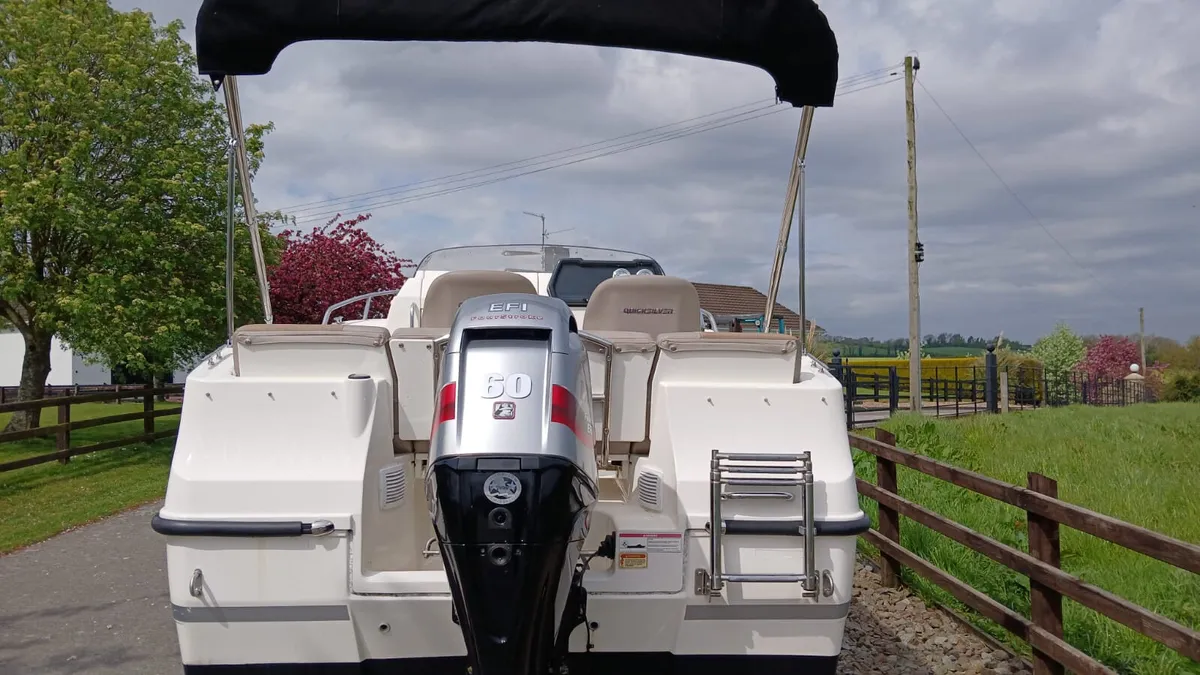2016 Quicksilver 455 cabin boat - Image 4
