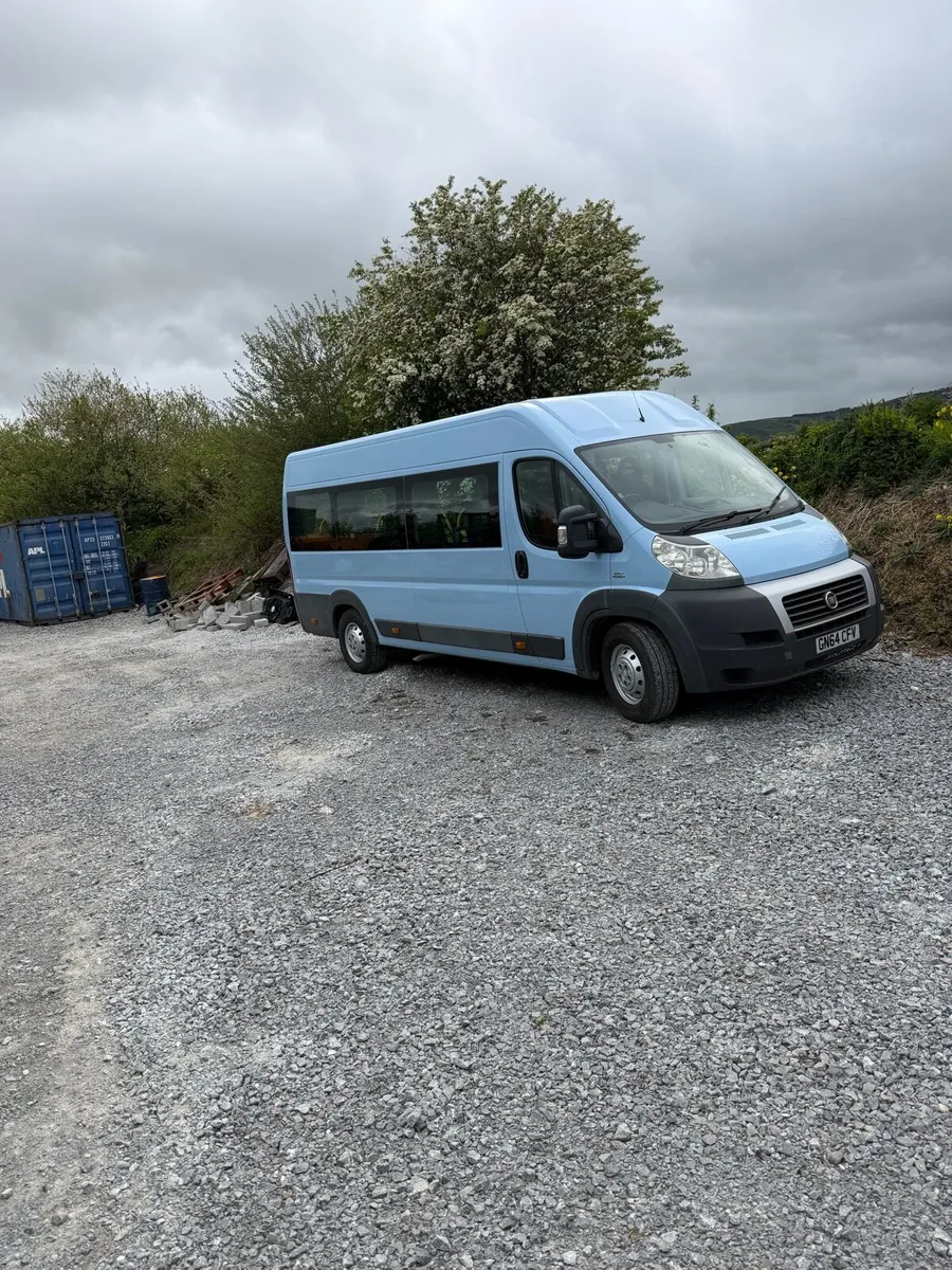Buses & coaches - Image 2