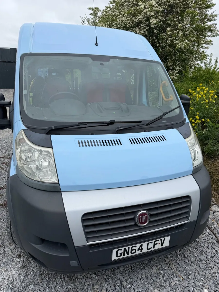 Buses & coaches - Image 1