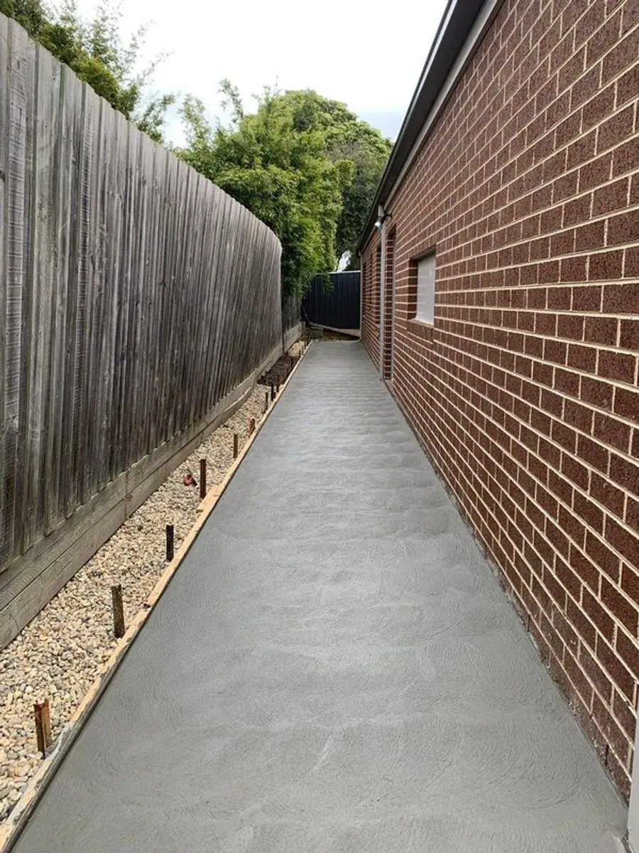 concrete pouring and finishing - Image 1